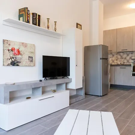 Gray Pearl - Modern In The City Center أرونا